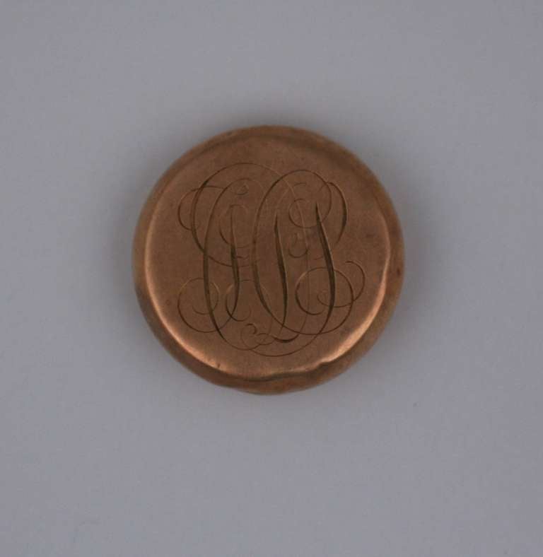 Gold and Gem Set Pill Box In Excellent Condition In New York, NY