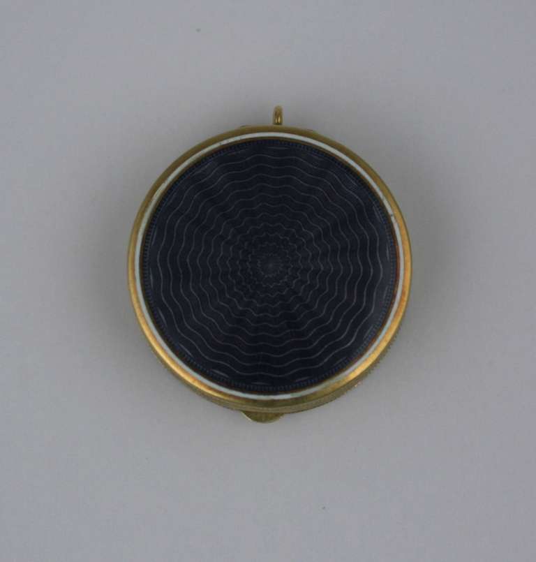 Gold and Enamel Deco Compact In Excellent Condition For Sale In New York, NY