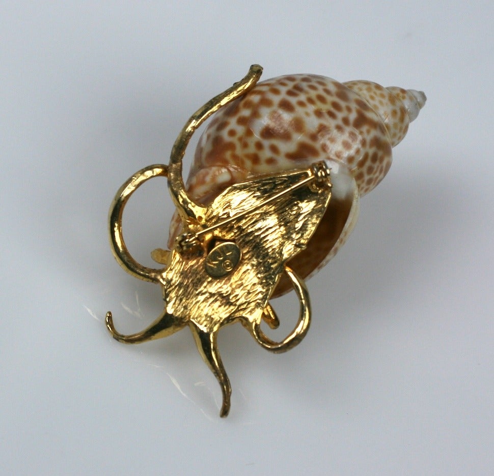 Kenneth Jay Lane's Snail brooch In Excellent Condition For Sale In New York, NY