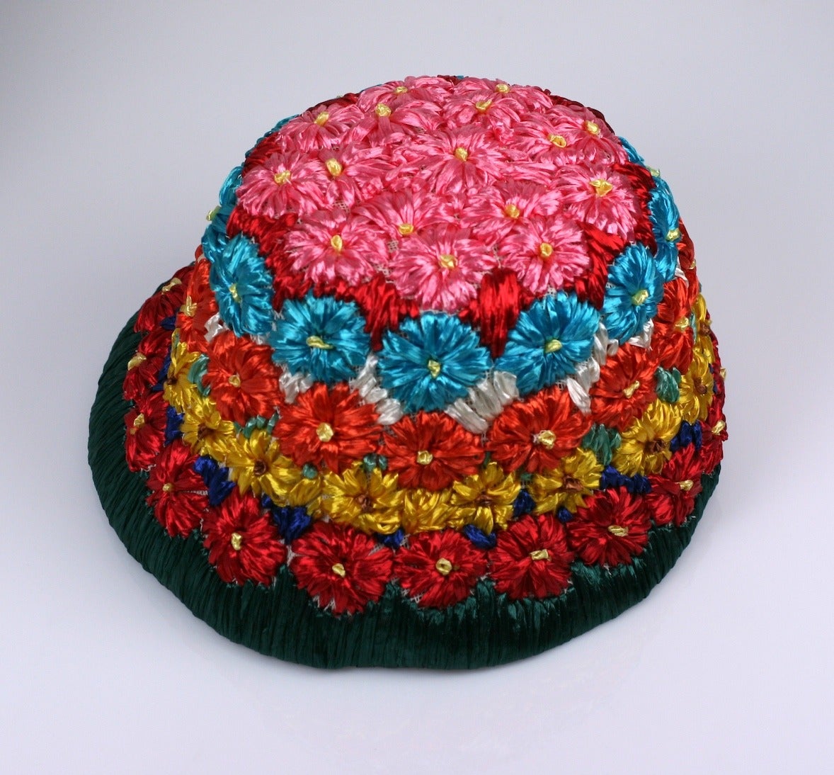 Italian Floral Raffia Bucket Hat In Excellent Condition In New York, NY
