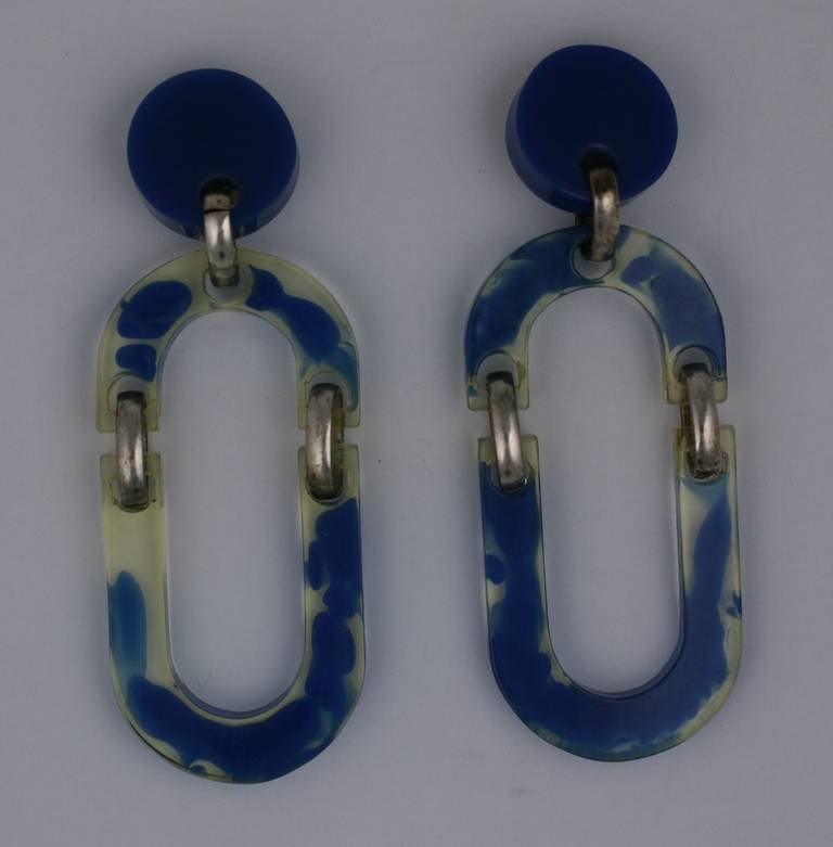 Italian Space Age Long Lucite Earrings In Excellent Condition In New York, NY