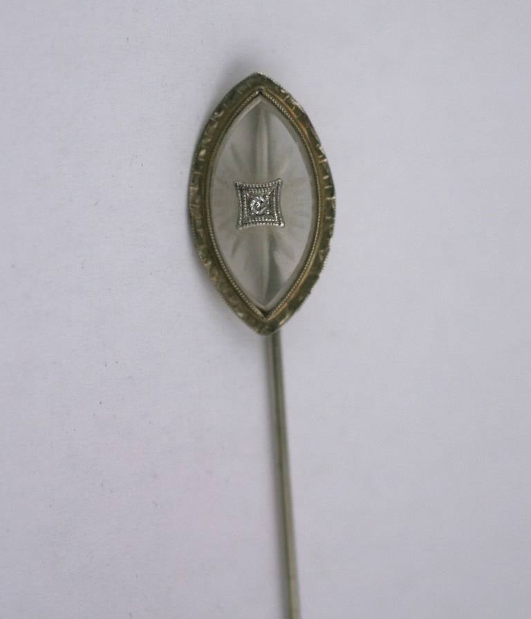 Taille ronde Épingle à bâton Art déco en cristal dépoli et diamants en vente