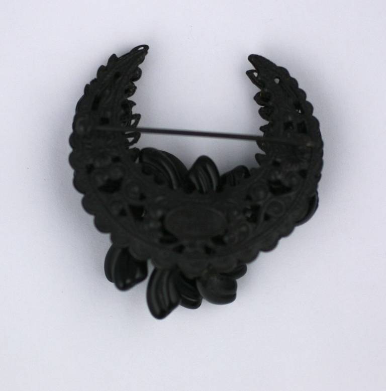 Miriam Haskell Victorian Revival Jet Crescent Brooch In Excellent Condition For Sale In New York, NY