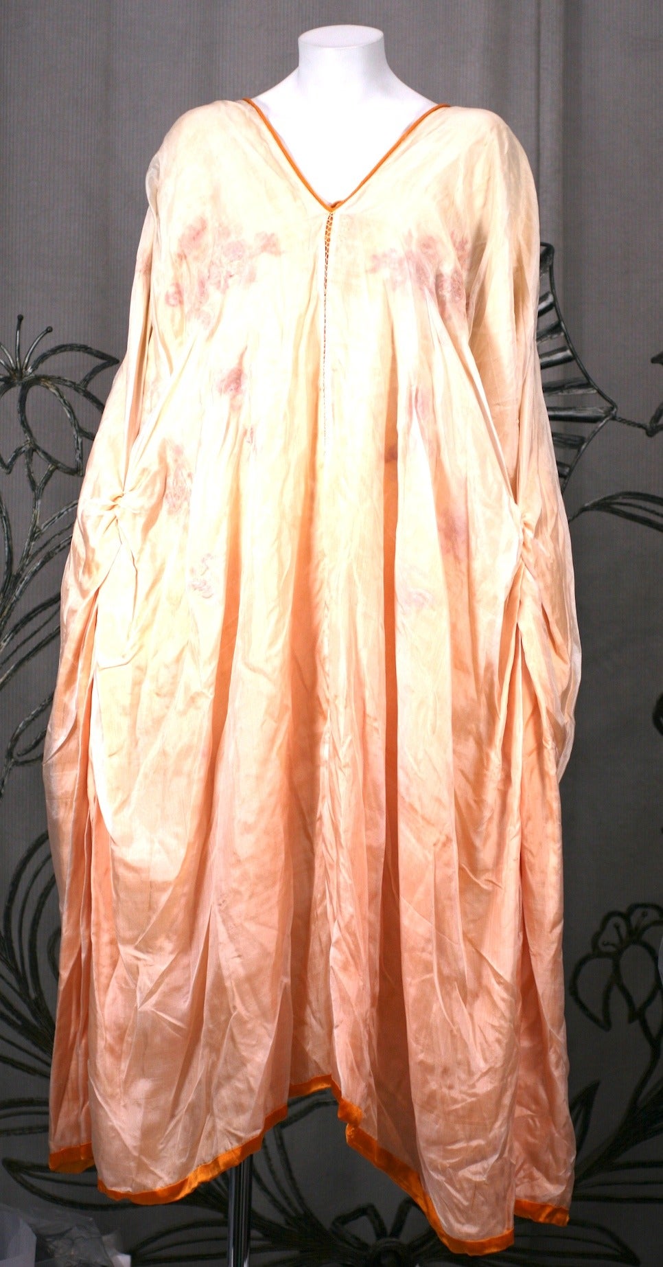 Ombre Silk, Embroidered Edwardian Dressing Gown In Excellent Condition In New York, NY