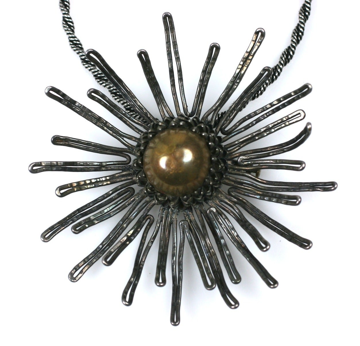 Roger Scemama Collier pendentif étoile de cercle Excellent état - En vente à New York, NY