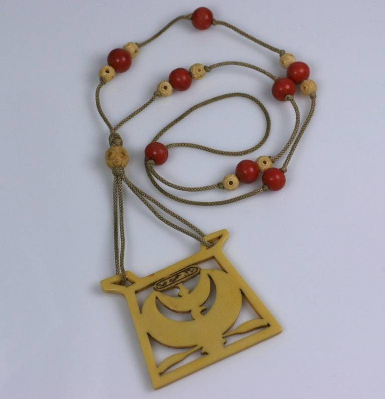 Art Deco Egyptian Revival Pendant Necklace In Excellent Condition For Sale In New York, NY