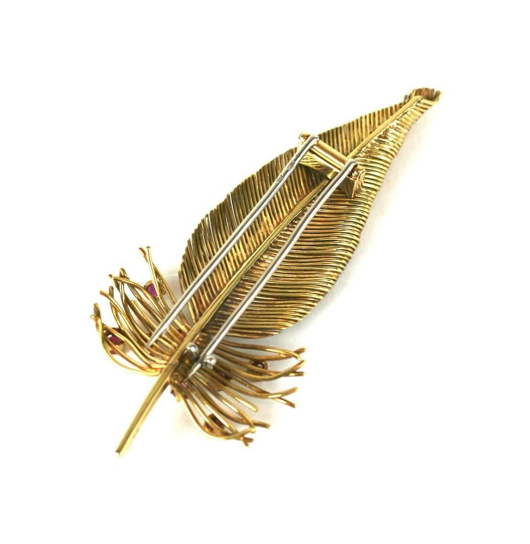 Sanz Ruby Gold Feather Brooch In Excellent Condition For Sale In New York, NY