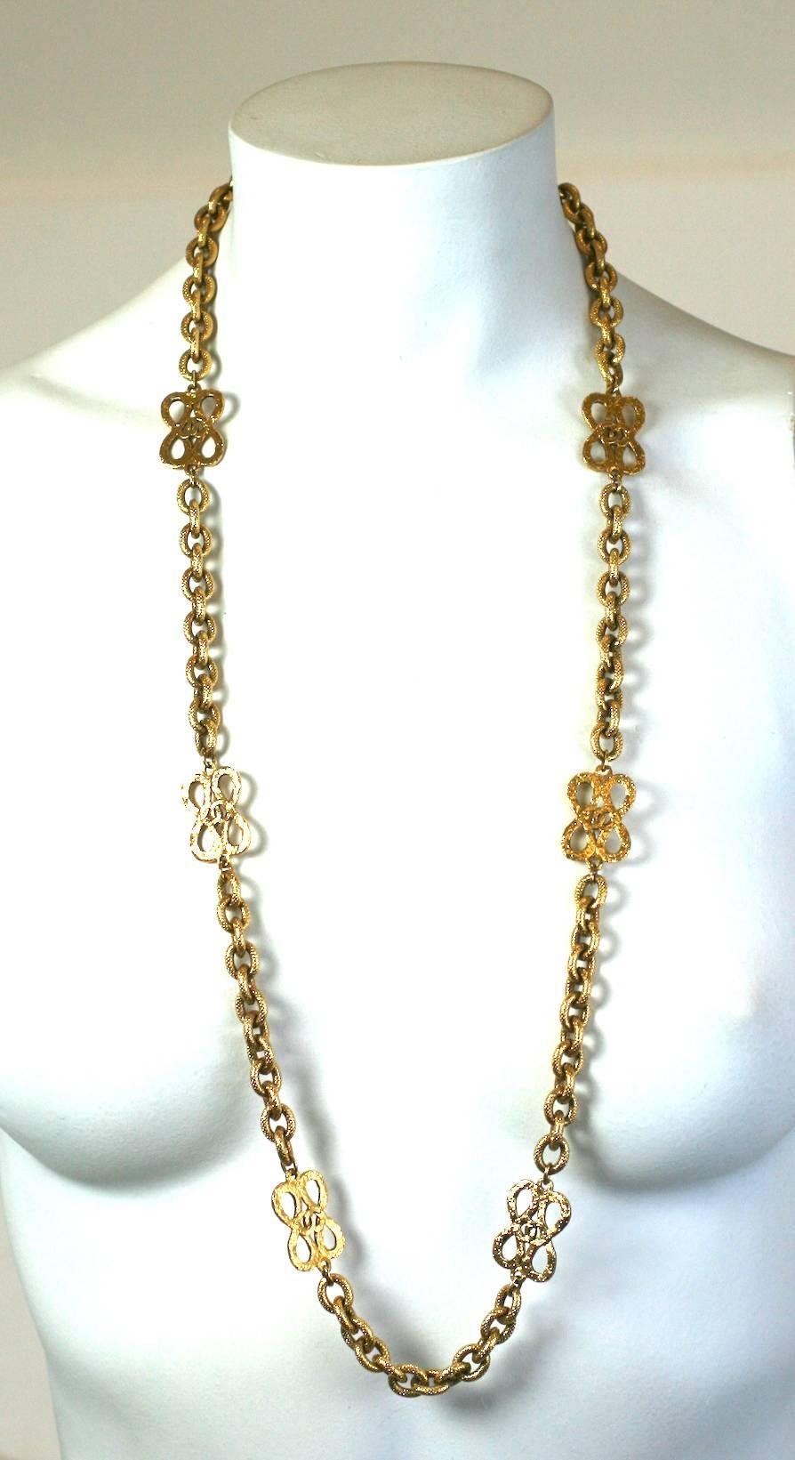Chanel Hammered Gold Logo Chain In Excellent Condition For Sale In New York, NY