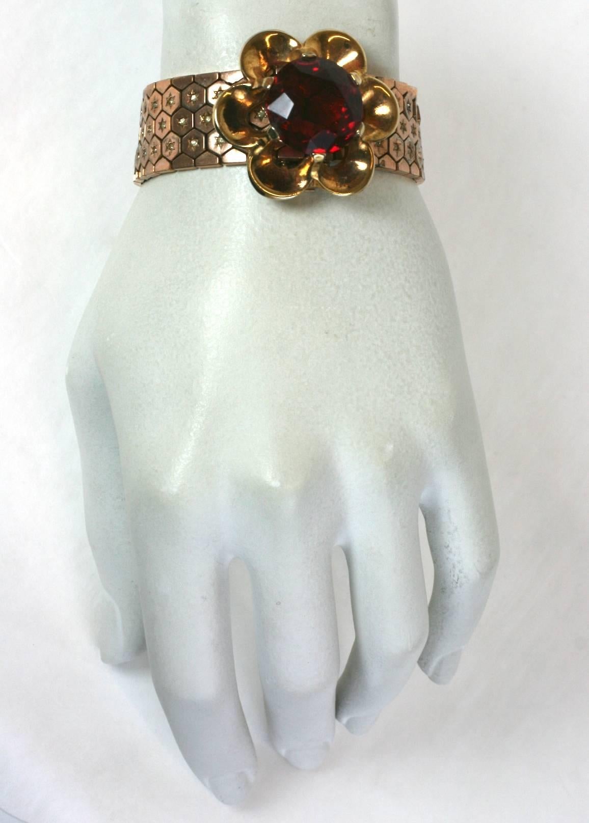 Pulsera Trifari Transformación Retro Faux Rubí en venta 1