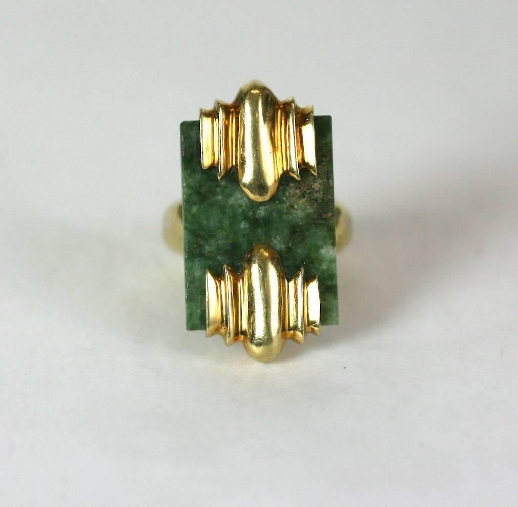 Moderniste Bague moderniste en jade et or en vente