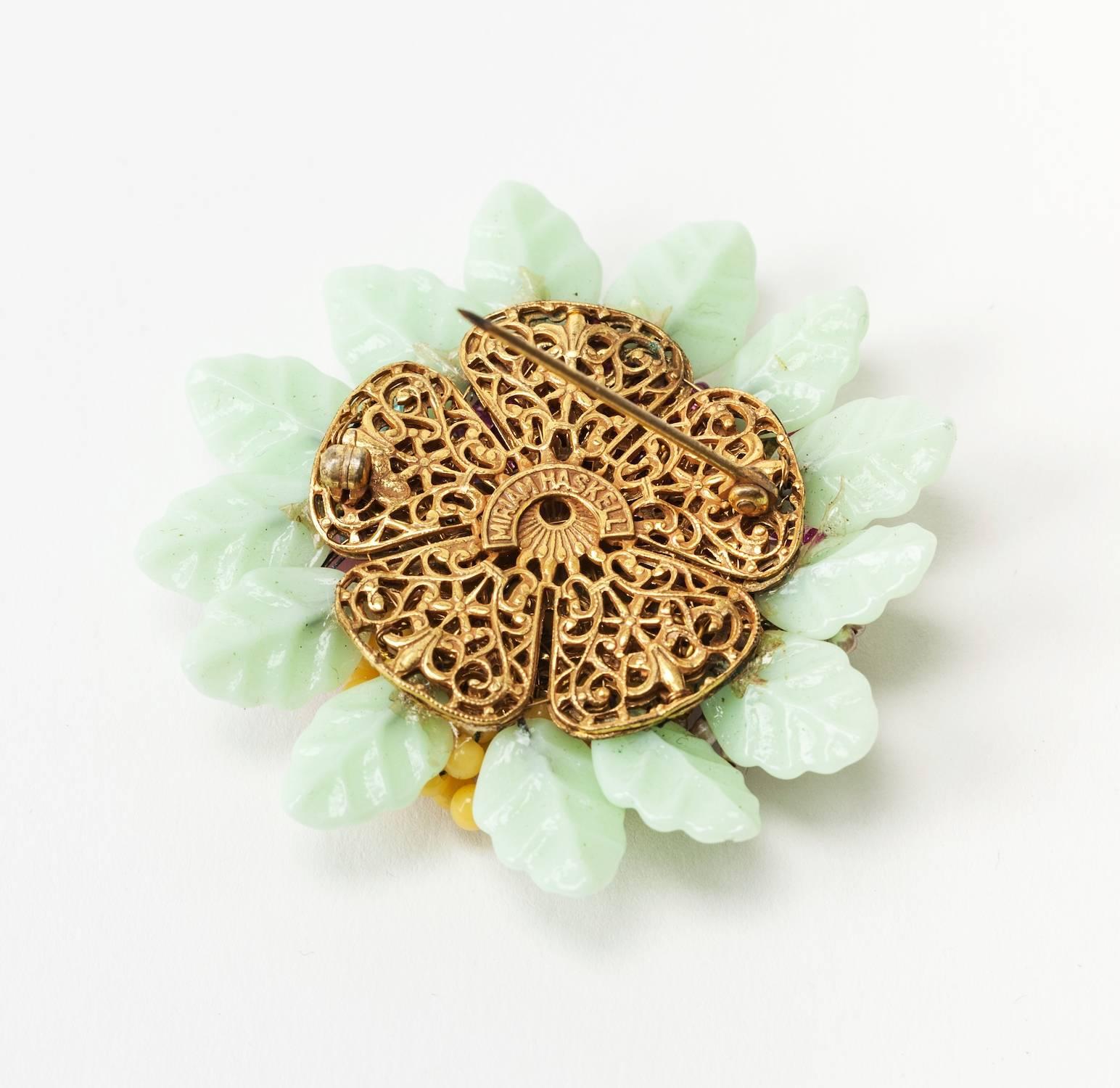 Miriam Haskell Broche ronde en forme de bouquet de fleurs Excellent état - En vente à New York, NY