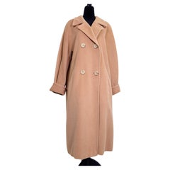 Max Mara vintage 1990s camel-colored wool and cashmere coat
