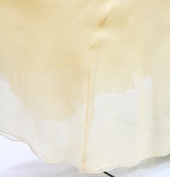 Robe à volants en mousseline de soie jaune Valentino, collection automne-hiver 2011