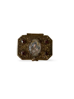 Estuche francés de los años 30 para rosarios, de estilo Art Déco y latón, con un cabujón de cristal con una rosa y una cruz