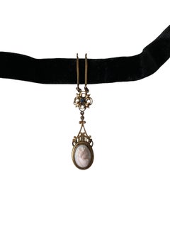 Edwardian Angel Skin Cameo Velvet Choker Lavalier Pendant Necklace c.1900