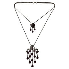 Vintage-Halskette mit umwandelbarer Brosche im Stil der 1940er Jahre mit mehrreihigem Amethystglas-Kronleuchter