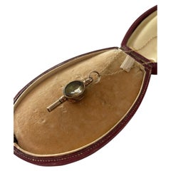 vers les années 1830-1850 : période victorienne précoce / géorgienne tardive ; calcédoine taillée à plat, à double face