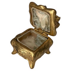 Antike französische Jugendstil-Schmuckkästchen aus vergoldeter Bronze mit Blumenmotiv, um 1900