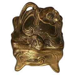 Antike französische Jugendstil-Schmuckkästchen aus vergoldeter Bronze mit Blumenmotiv, um 1900