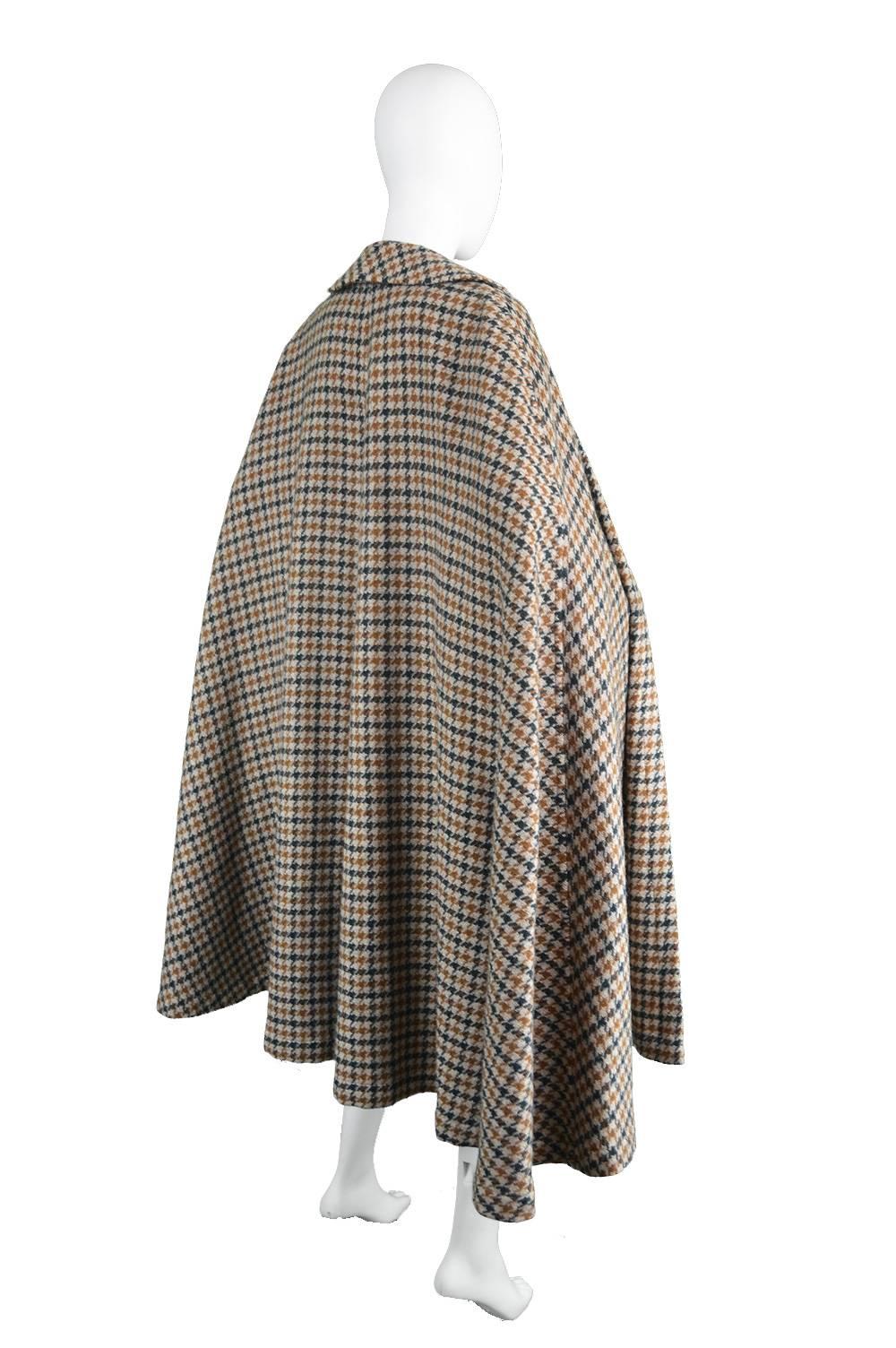 1970s Lanvin Haute Couture Long Wool Cape For Sale 3