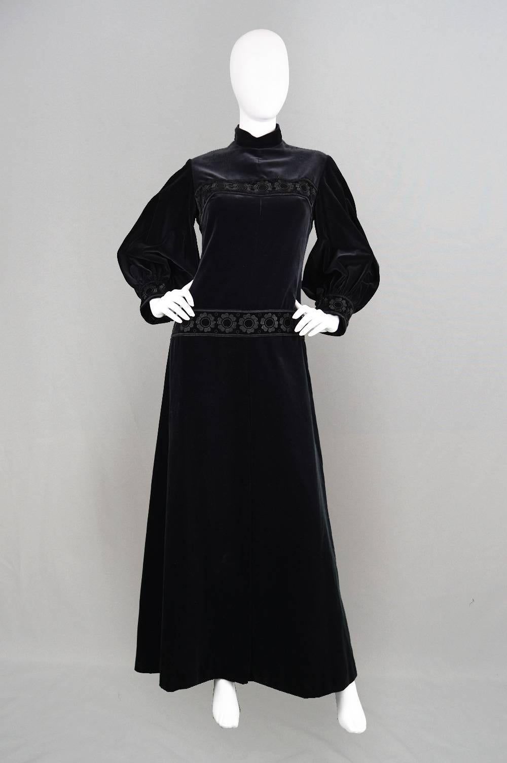 1960s Christian Dior Black Velvet Balloon Sleeve Evening Gown In Excellent Condition In Doncaster, South Yorkshire