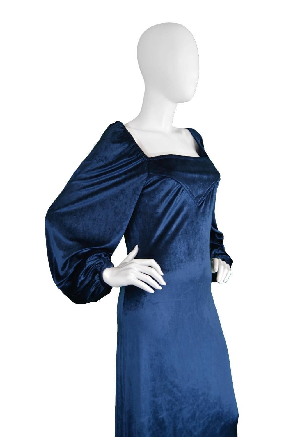 Vintage 1971 Janice Wainwright Documented Dark Blue Panne Velvet Evening Gown In Excellent Condition For Sale In Doncaster, South Yorkshire