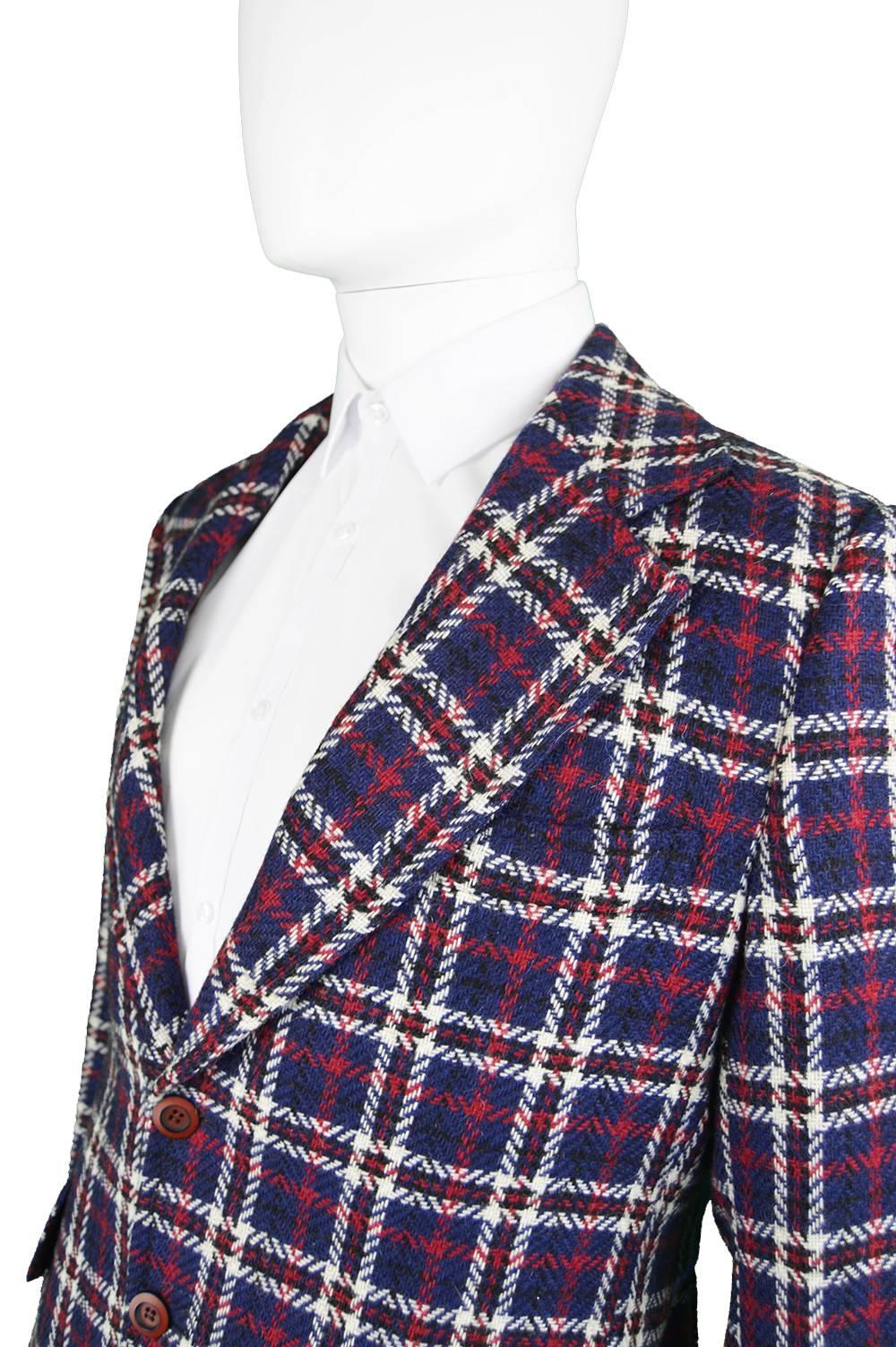 1970s Men's Blue White & Red Checked Wool Blazer For Sale 1