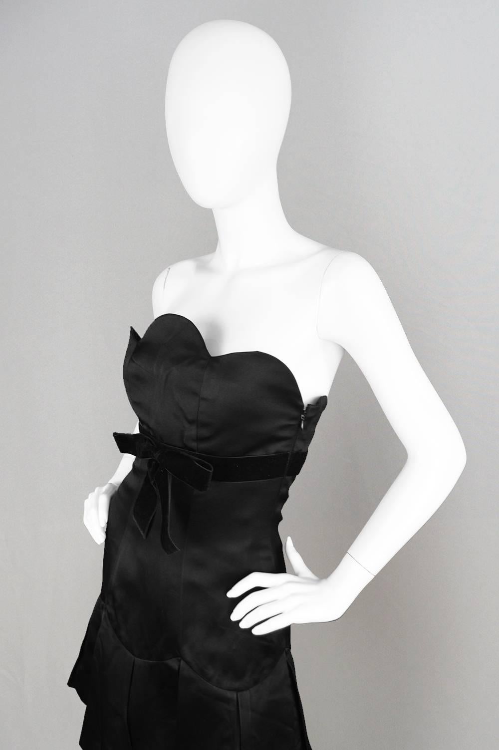 Chanel Strapless Silk Little Black Dress with Scalloped Bust, A/W 1990  In Excellent Condition In Doncaster, South Yorkshire