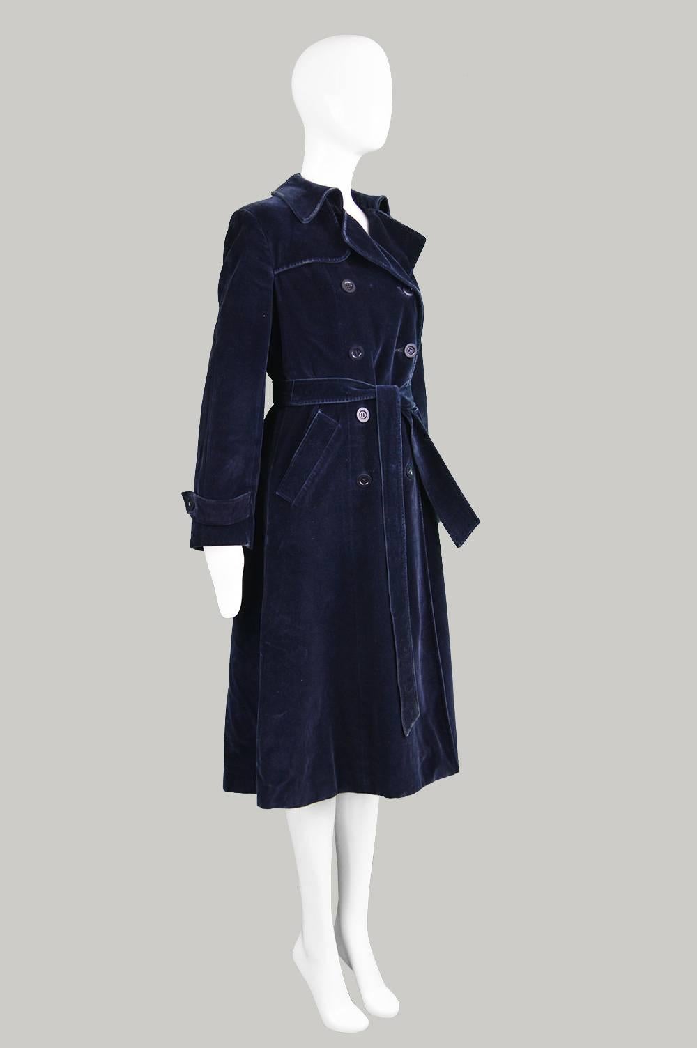 Aquascutum for Harrods Midnight Blue Velvet Peacoat, 1970s In Excellent Condition For Sale In Doncaster, South Yorkshire
