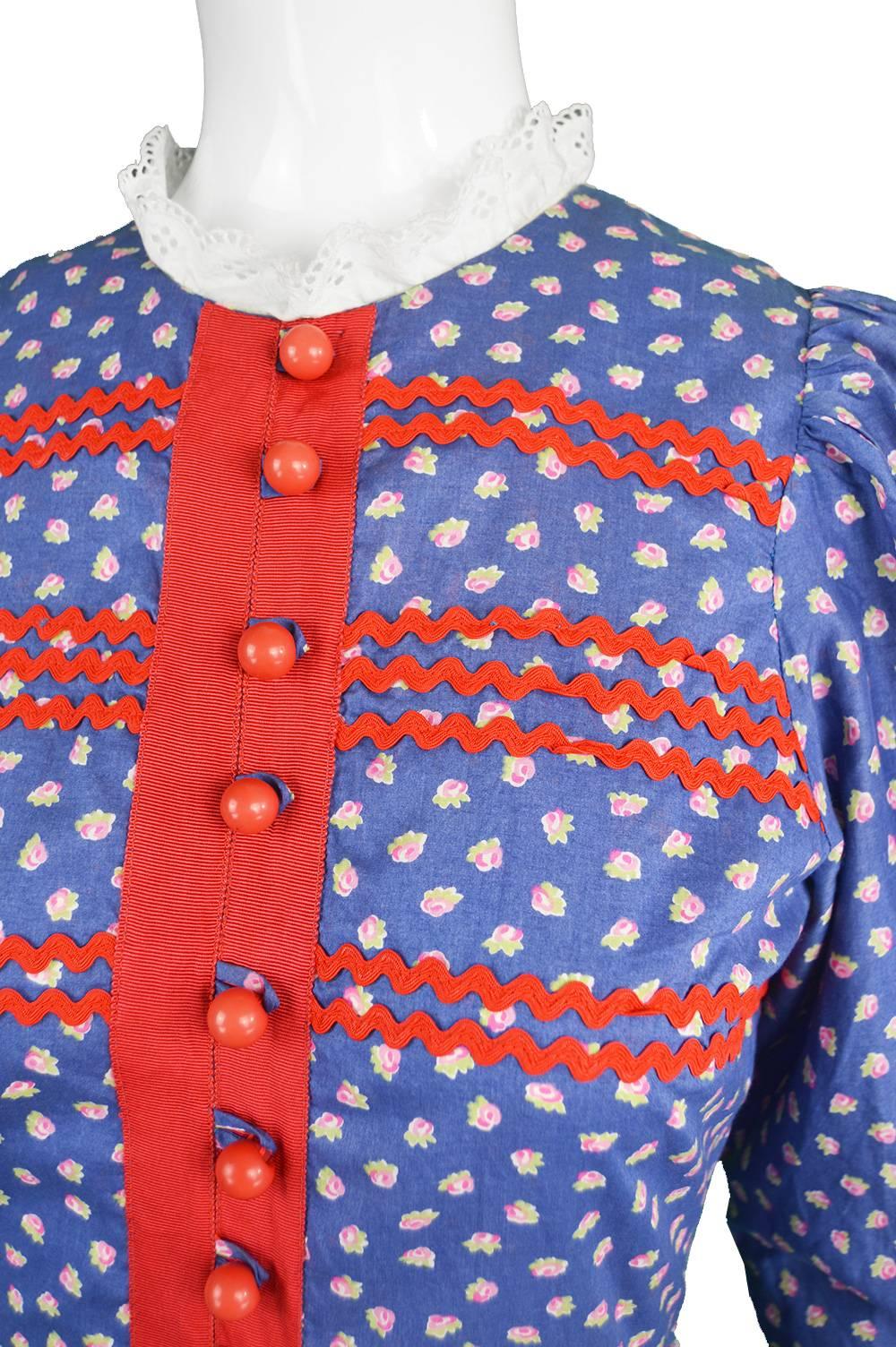 Mary Quant Blue & Red Peasant Dress with Ditsy Floral Print, 1970s In Excellent Condition In Doncaster, South Yorkshire