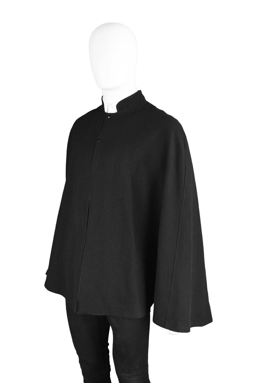 Scott Lester Rare Vintage Men's Wool Cape with Red Lining, 1960s For Sale 1