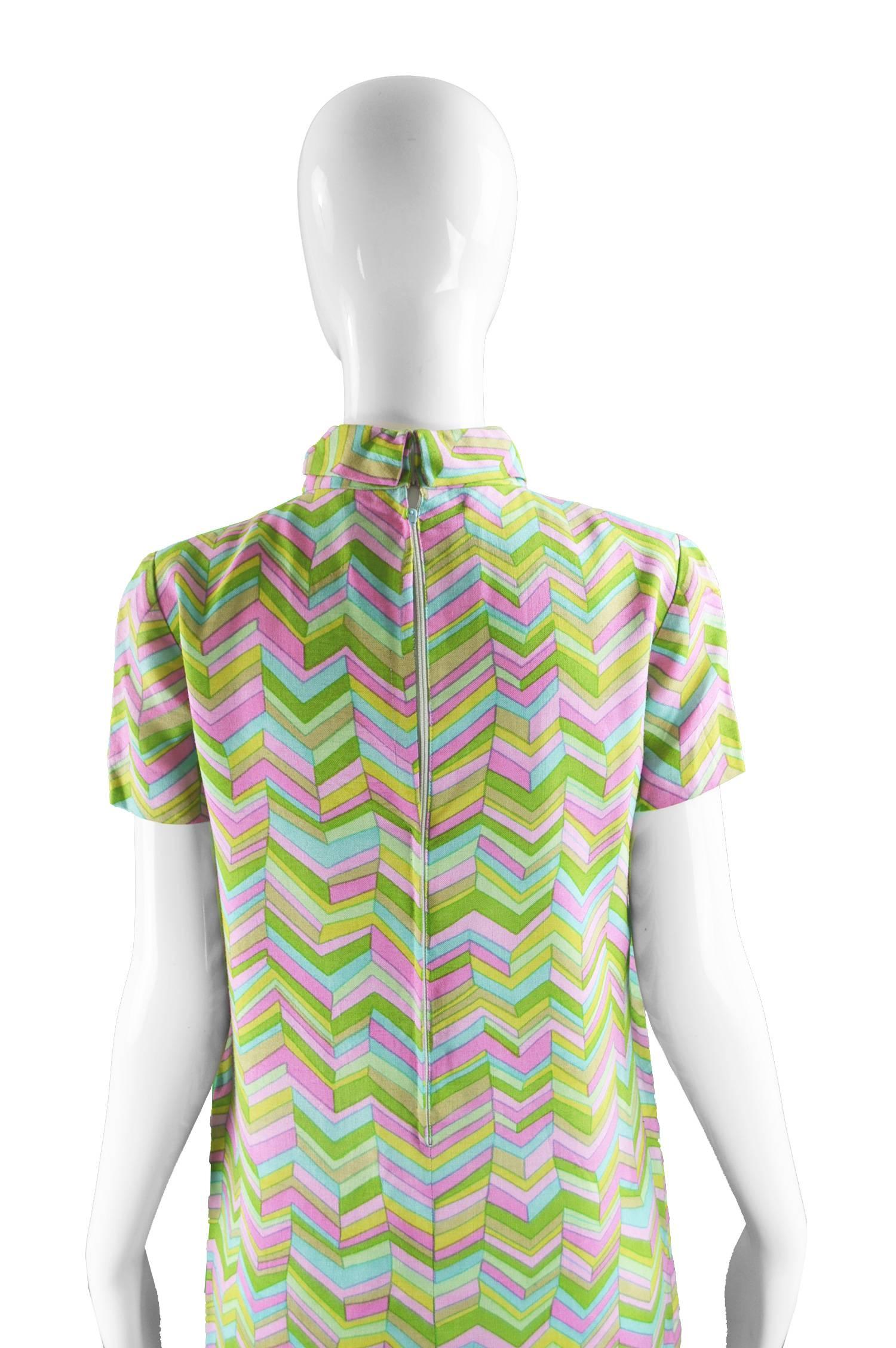 Pierre Cardin for Takashimaya Zig Zag Print Linen Mod Shirt Dress, 1960s For Sale 1