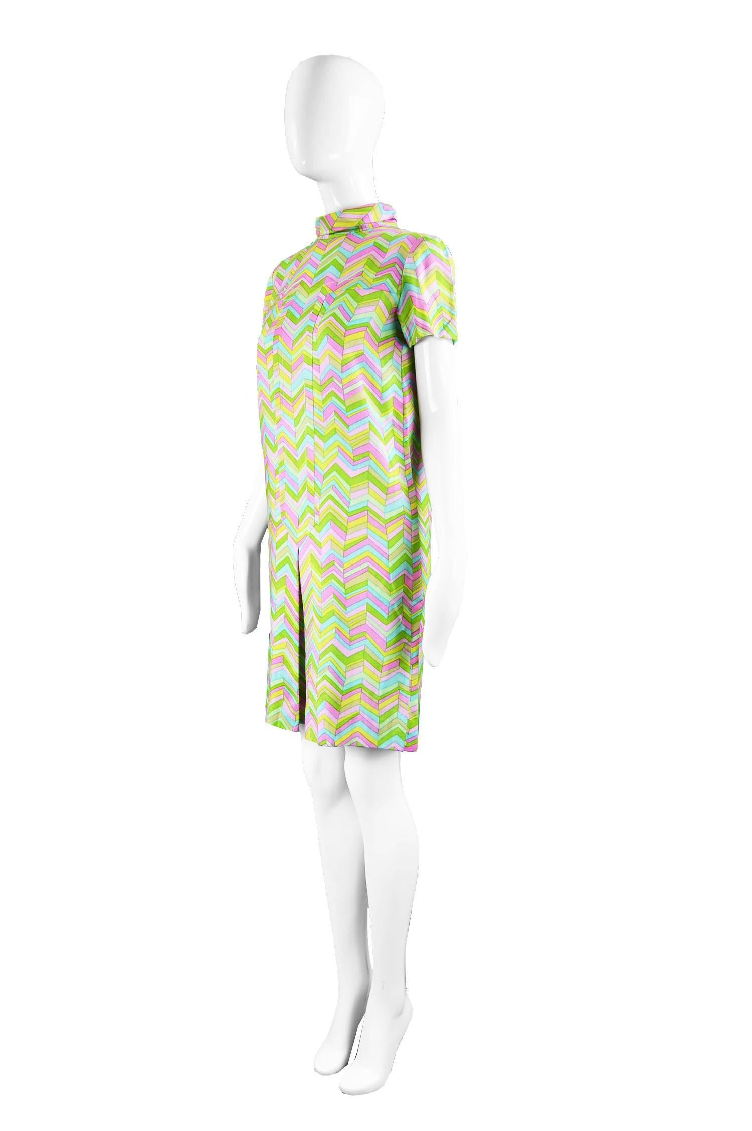 Women's Pierre Cardin for Takashimaya Zig Zag Print Linen Mod Shirt Dress, 1960s For Sale