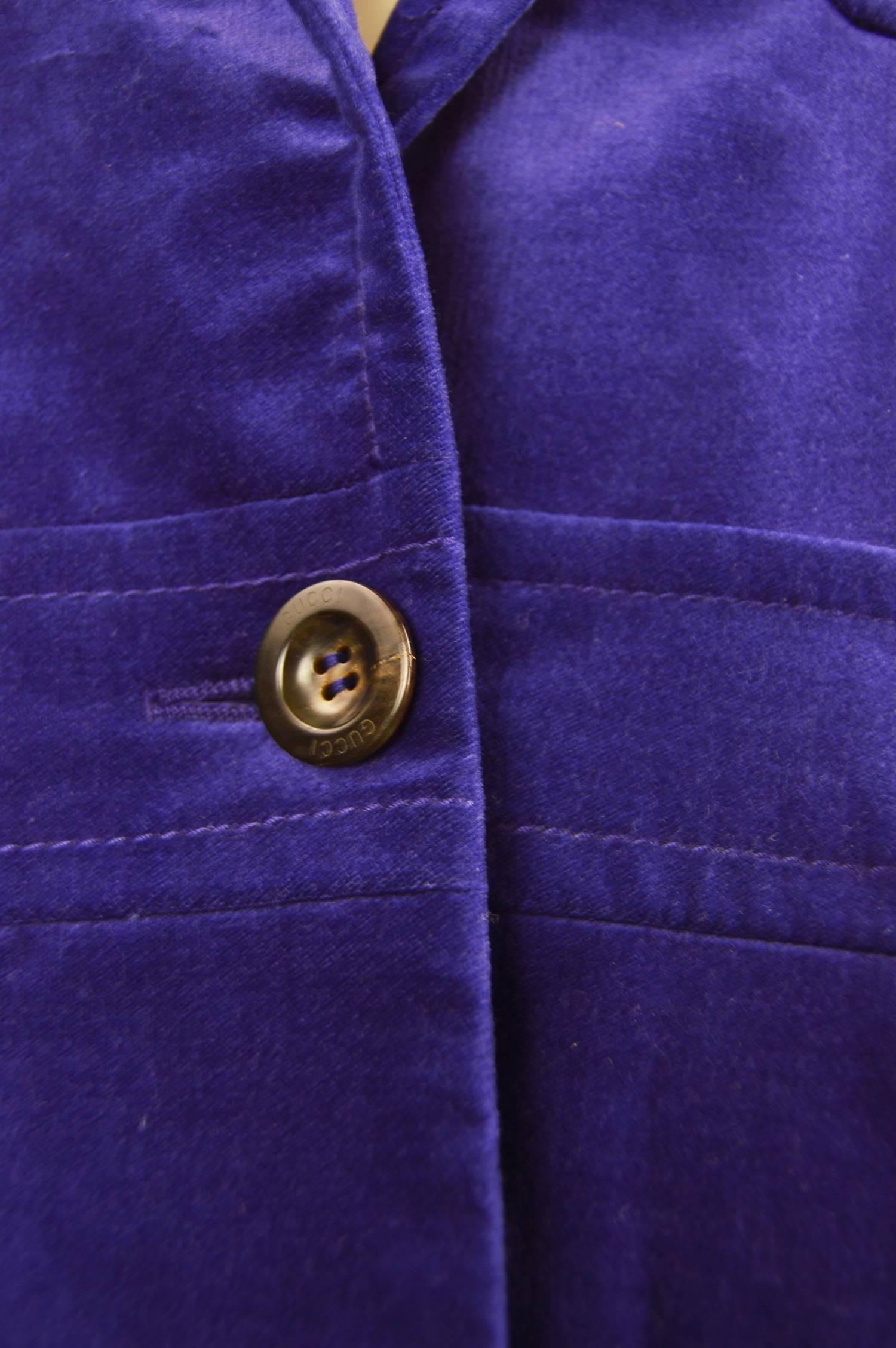 Gucci Purple Velvet Peaked Lapels Ladies Jacket In Excellent Condition In Doncaster, South Yorkshire