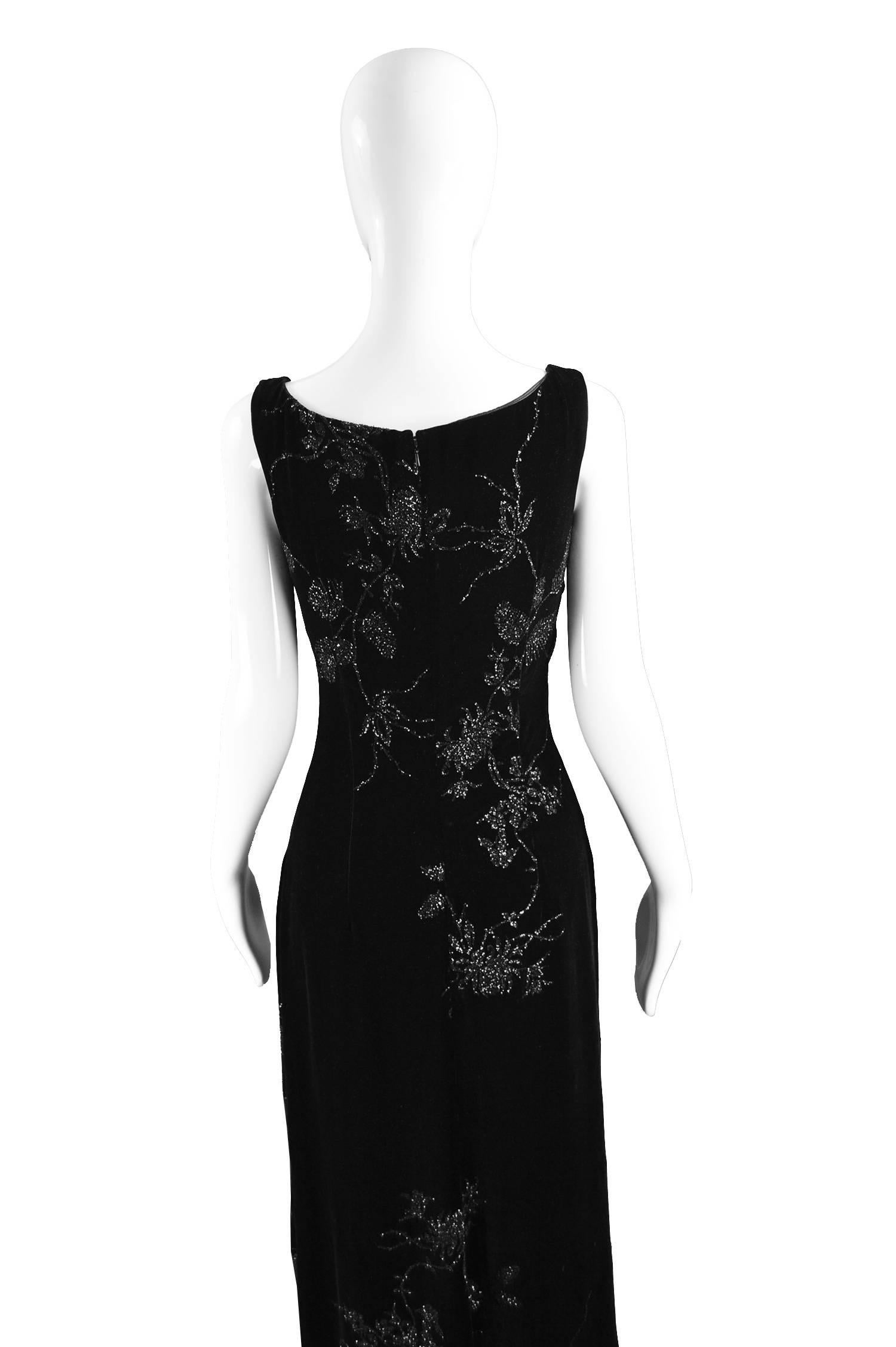 English Eccentrics by Helen David Glamorous Black Velvet Evening Gown, 1990s In Excellent Condition In Doncaster, South Yorkshire