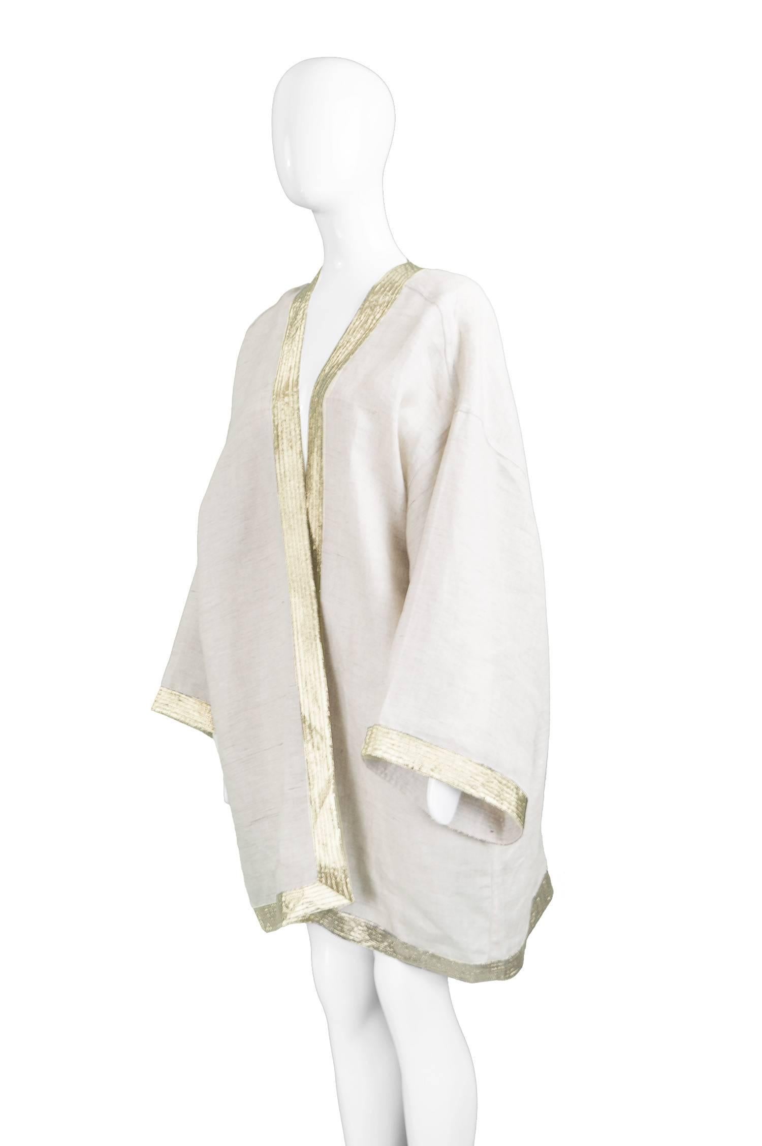Unworn Isaac Mizrahi Vintage Beige Linen & Gold Lamé Kimono Jacket, 1990s In New Condition In Doncaster, South Yorkshire