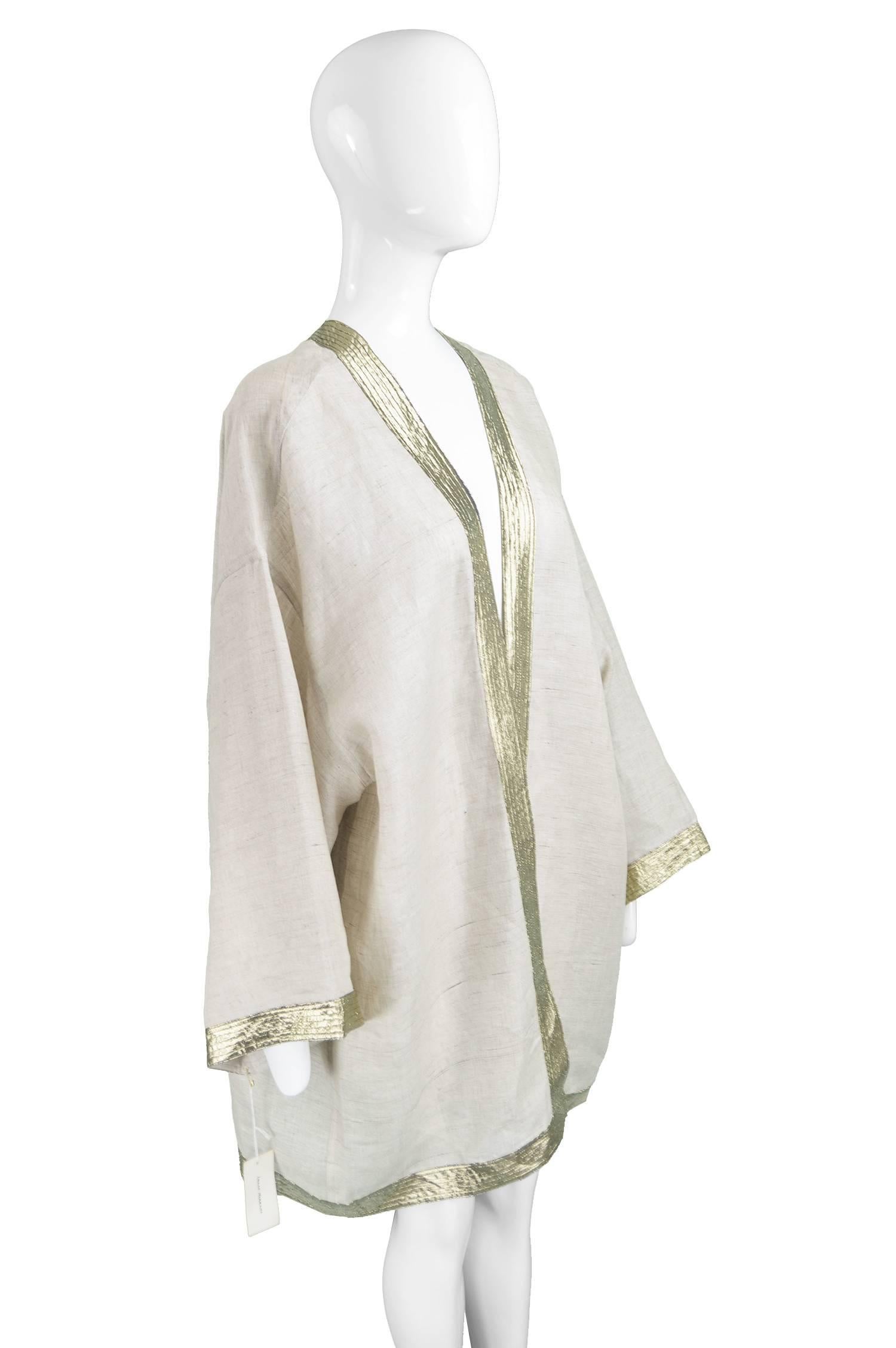 Women's Unworn Isaac Mizrahi Vintage Beige Linen & Gold Lamé Kimono Jacket, 1990s