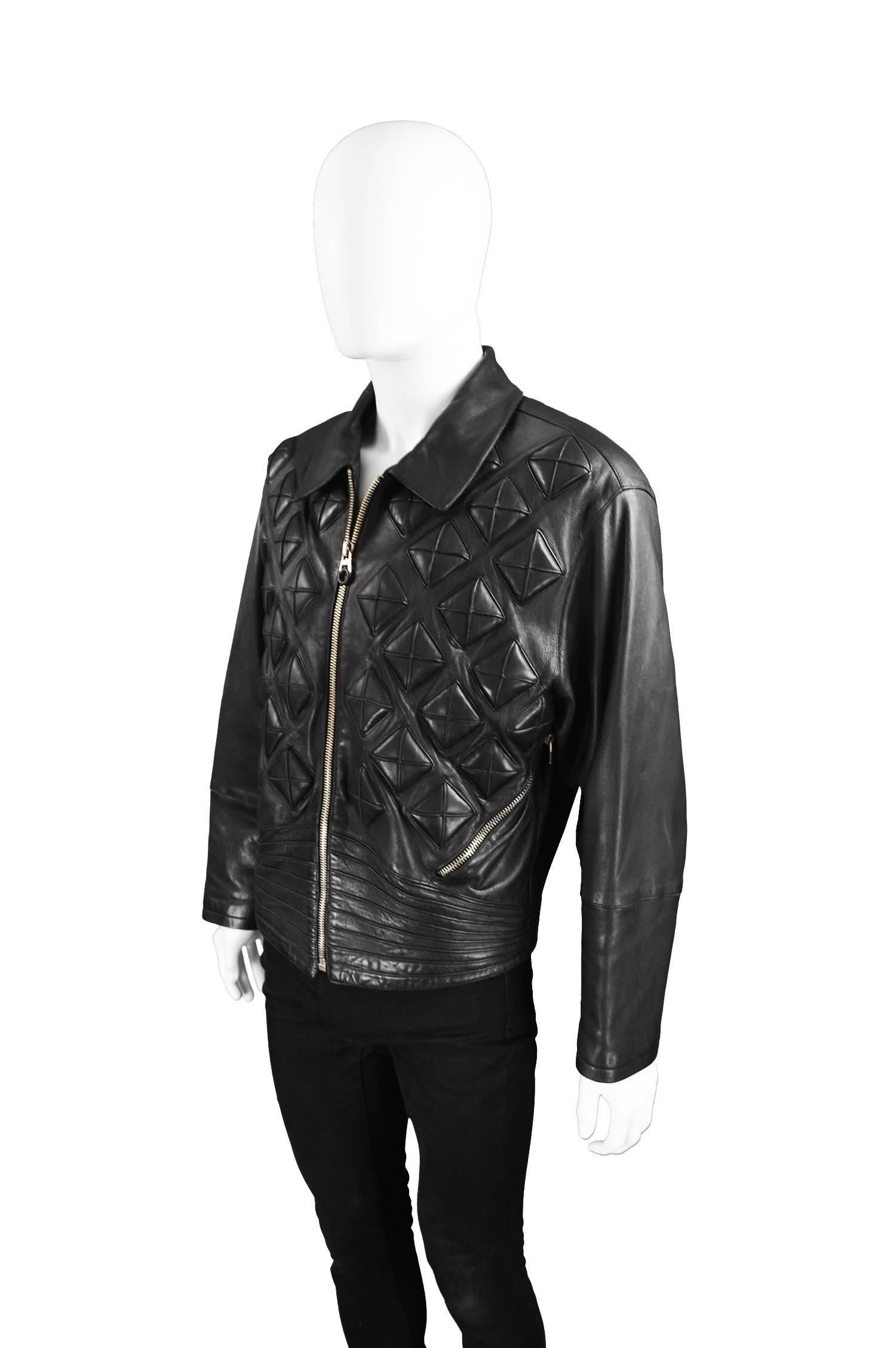 Calugi e Giannelli - Veste en cuir italien gaufré noir pour homme, années 1980 en vente 1