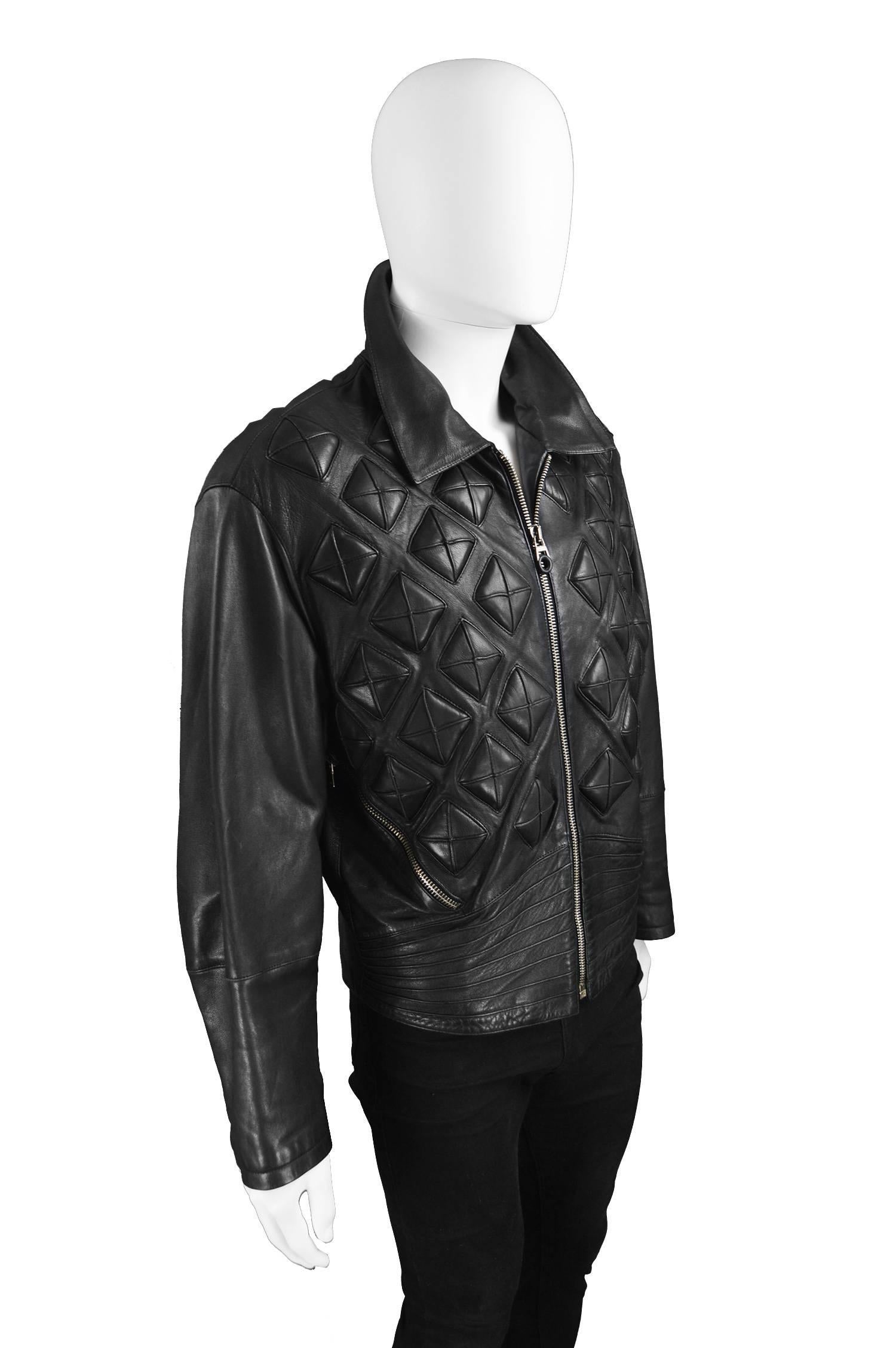 Calugi e Giannelli - Veste en cuir italien gaufré noir pour homme, années 1980 en vente 2