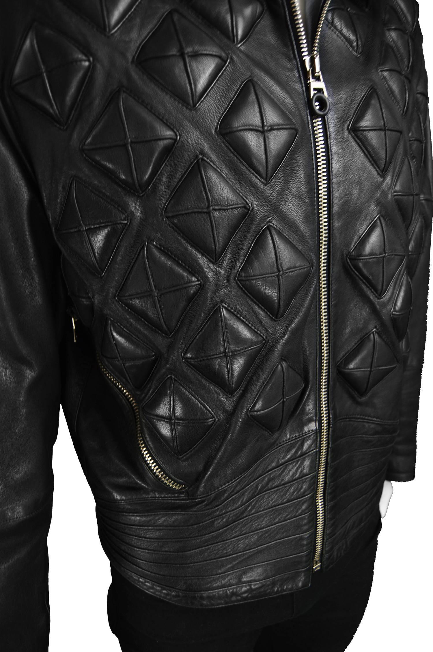 Calugi e Giannelli - Veste en cuir italien gaufré noir pour homme, années 1980 en vente 3