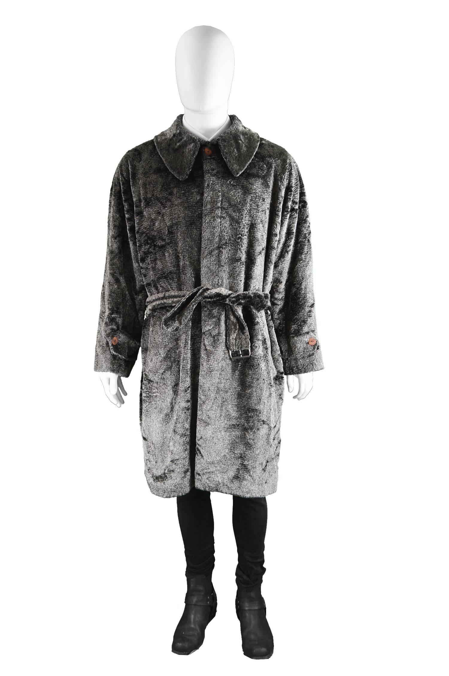 Calugi E Giannelli Men's Gray Faux Fur Vintage Belted Top Coat, 1980s

Size: Marked 54 IT which is a men's XL but this gives a loose oversized fit as pictured and would also suit a tall men's Large, as it is quite long in the sleeve. Please check