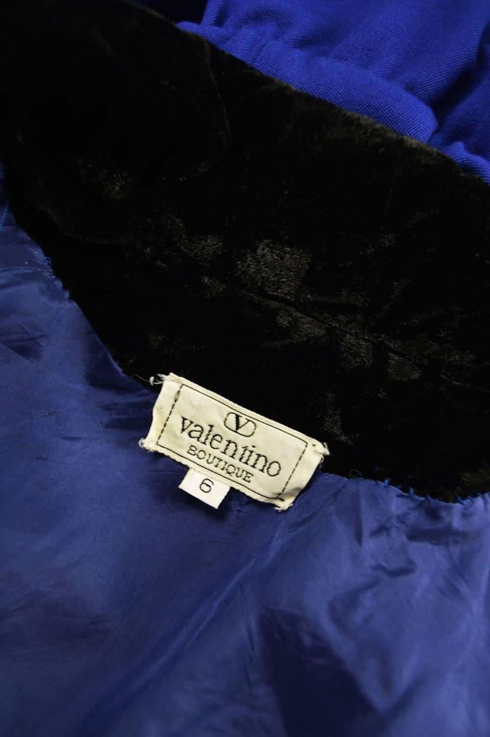 Valentino Vintage Blue Wool Dress with Black Velvet Shawl Collar, 1980s For Sale 2