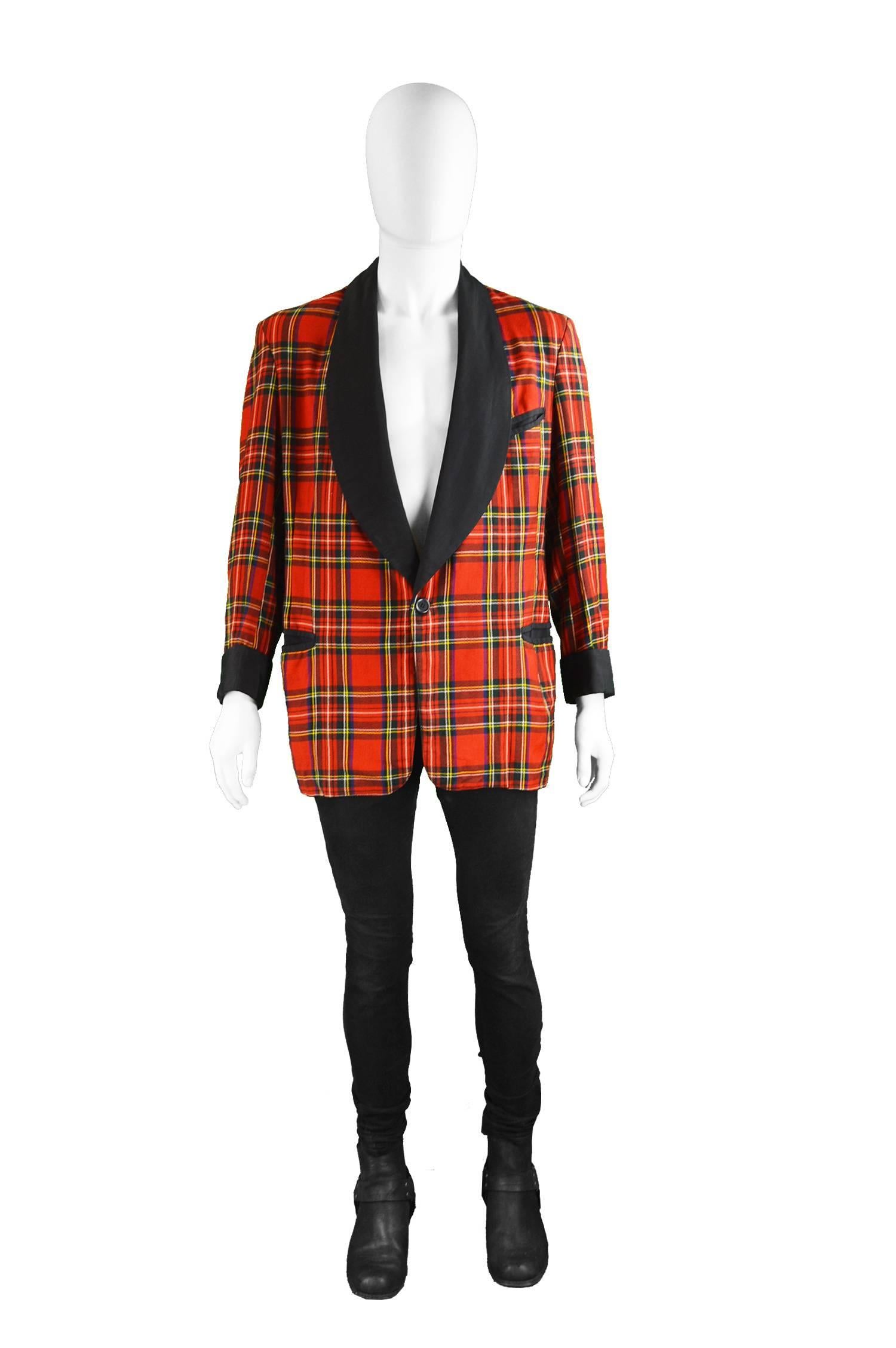 Vintage Men's Tartan Plaid Checked Drape Jacket by Joseph Horne, 1960s

Estimated Size: men's XL. Please check measurements. 
Chest - 46” / 117cm (please allow a couple of inches room for movement)
Length (Shoulder to Hem) - 29” / 73cm
Shoulder to