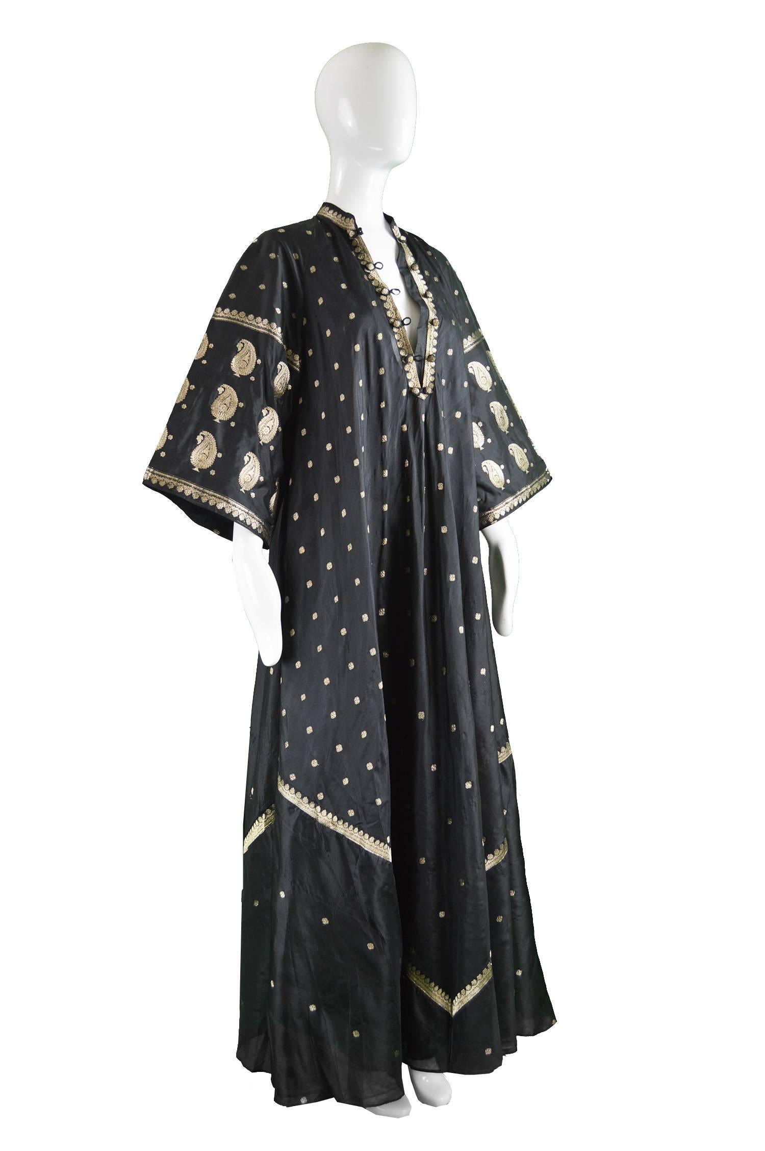 Indian Silk Black & Gold Lamé Brocade Vintage Maxi Kaftan Dress, 1970s In Excellent Condition In Doncaster, South Yorkshire