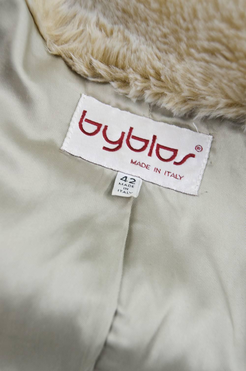 Women's Byblos Cropped Nude Wool Jacket with Dramatic Faux Fur Collar, 1980s