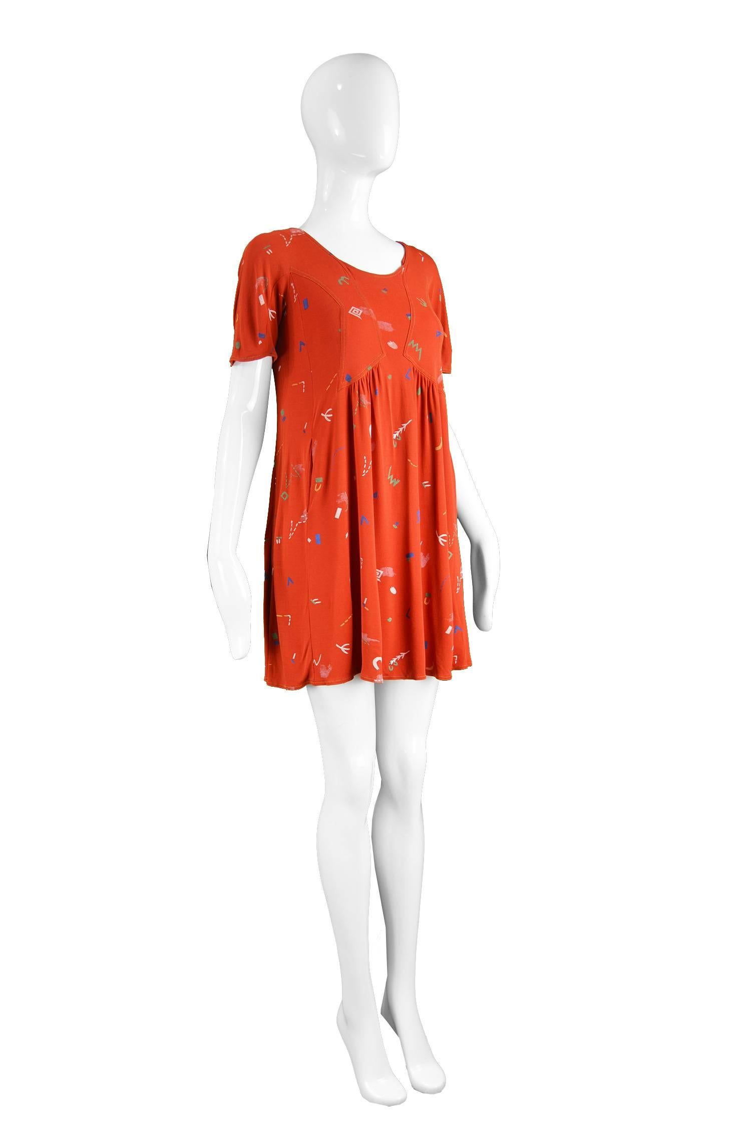 Jean Muir Vogue Featured Vintage Red Atomic Print Matte Jersey Mini Dress, 1976  For Sale 1