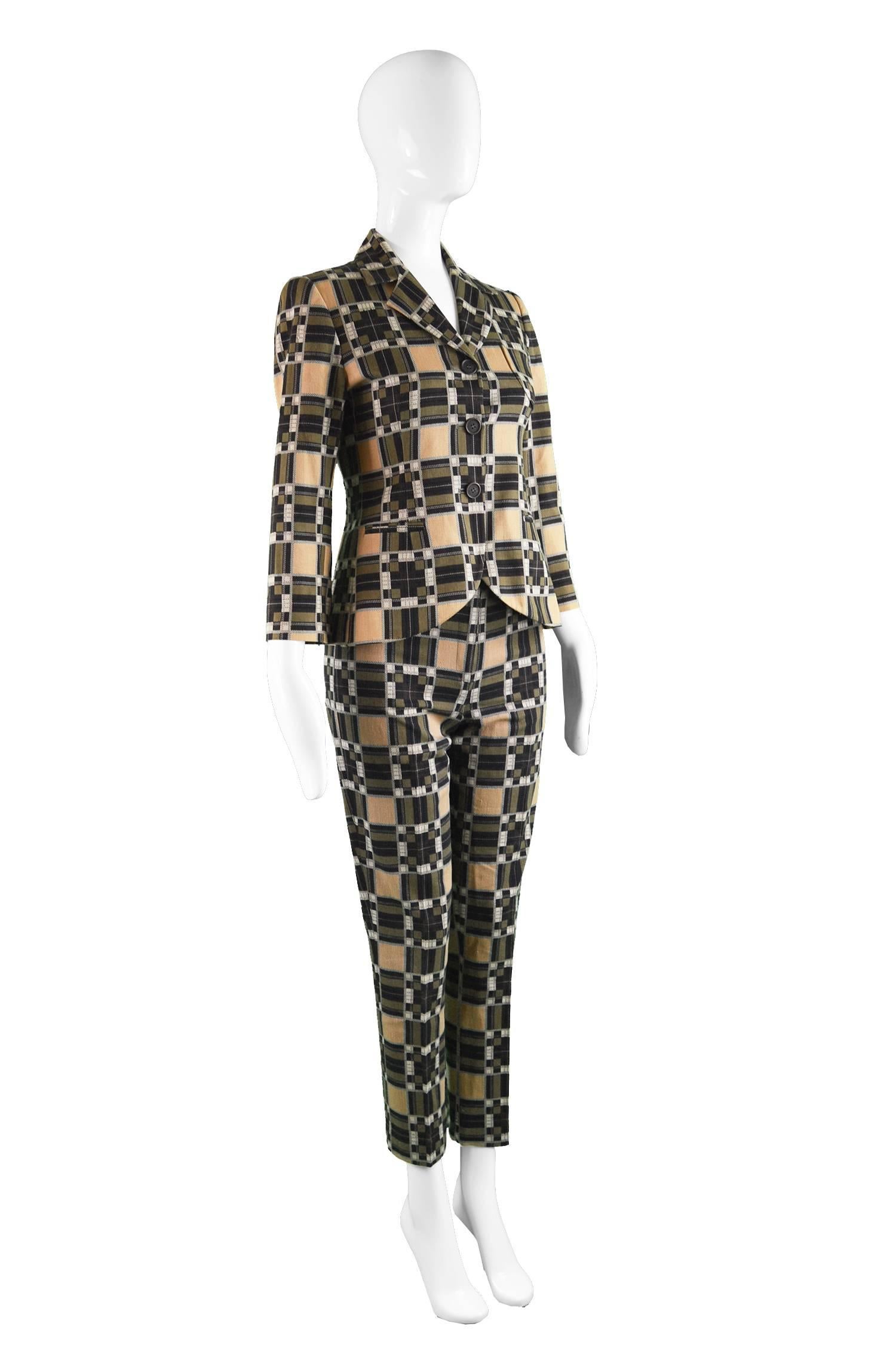 women plaid pant suit