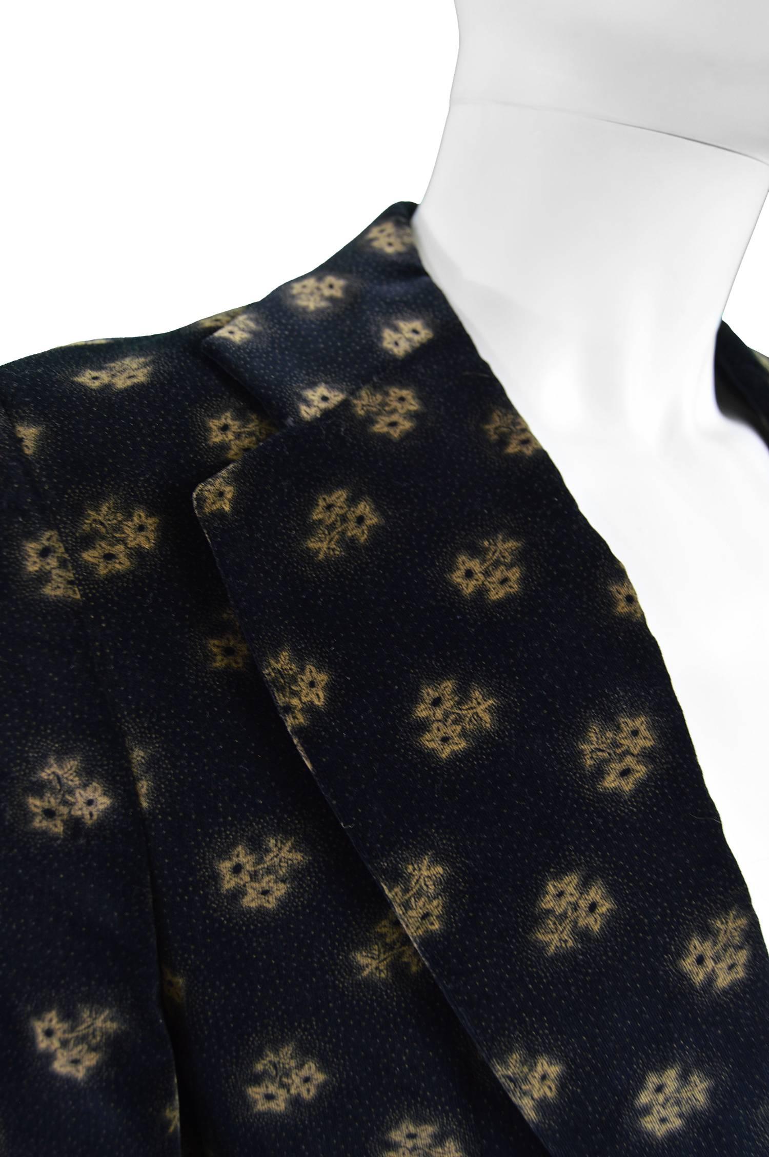 Harold Tillman Men's Vintage Black Velvet Floral Print Dinner Jacket, 1970s In Excellent Condition In Doncaster, South Yorkshire