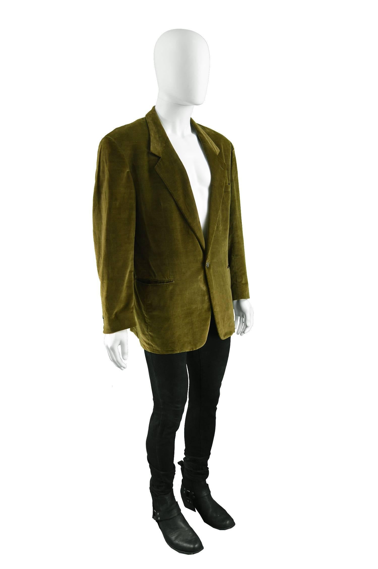 Gianni Versace Men's Vintage Brown Velvet Bold Shoulder Blazer Jacket, 1980s (Braun)