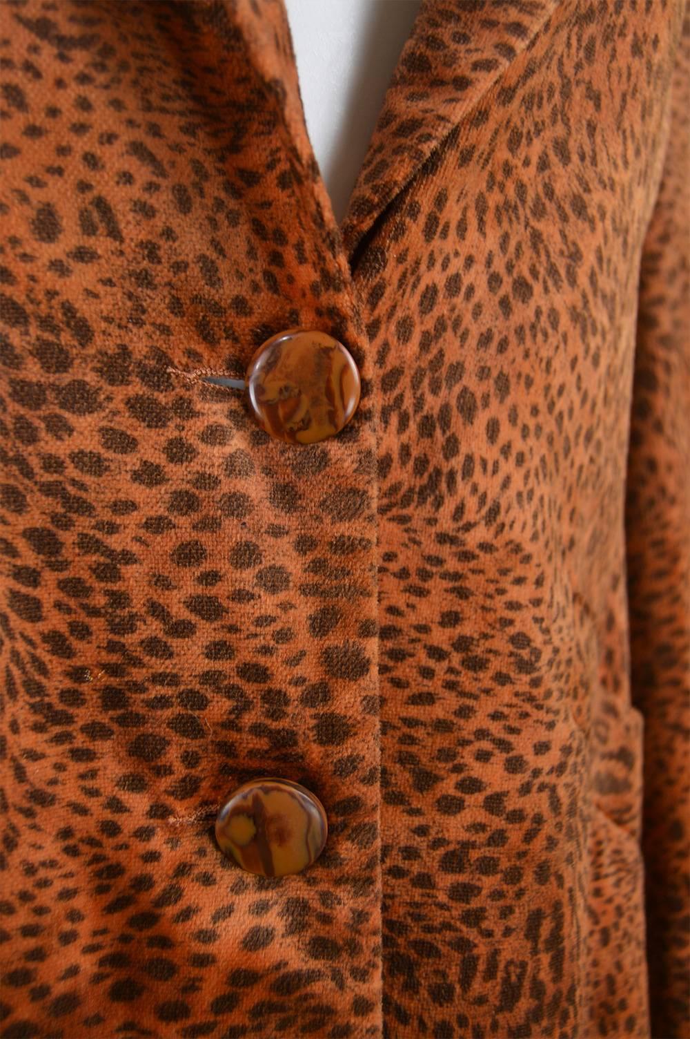 Krizia Vintage Cheetah Animal Print Velvet Women's Blazer, 1990s For Sale 3
